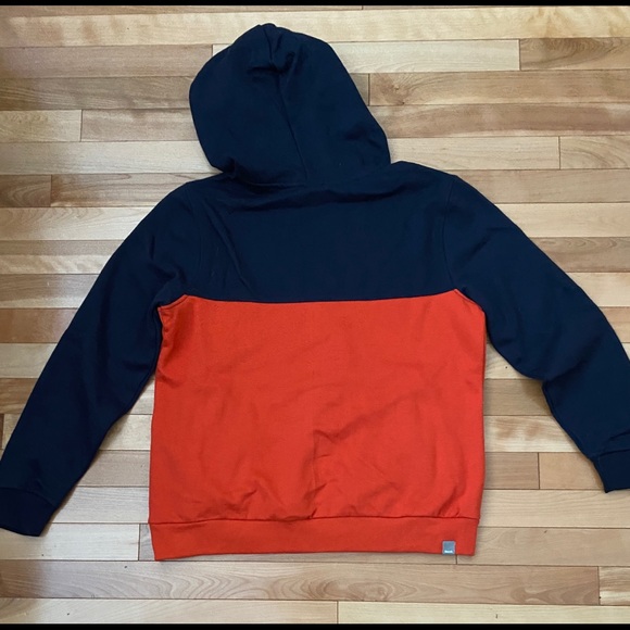 Retro looking Bench Hoodie Sweatshirt - Picture 2 of 3